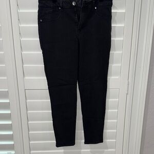 Women’s 1822 Black Skinny Jeans with Tapered Fit-14